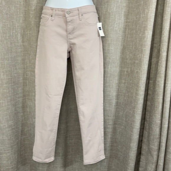 NWT, Gap Girlfriend jean Sz 4/27 - Picture 1 of 3